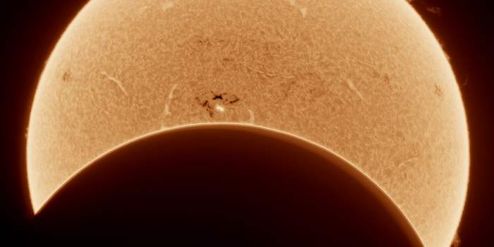 Bazar de Pâques - Possibilité de voir une éclipse partielle de soleil 