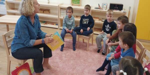 Nouveau mobilier pour l'école roumaine