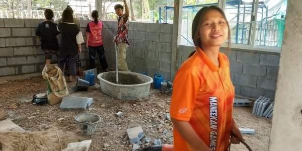 Mars : Machines à coudre pour jeunes femmes